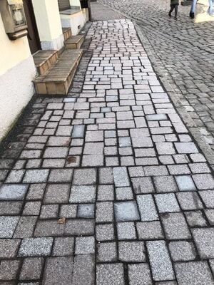 Musterfelder mit alternativem Pflaster für die Altstadt zur Ansicht für alle. Foto: Thomas Pfundtner