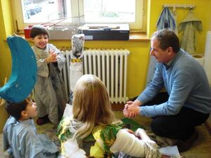 Reinhold Gall besucht die Kindertagesstätte von Arkus in Heilbronn